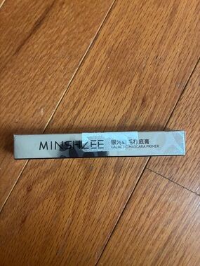 MINSHILEE Galactic Mascara Primer - Silver Packaging